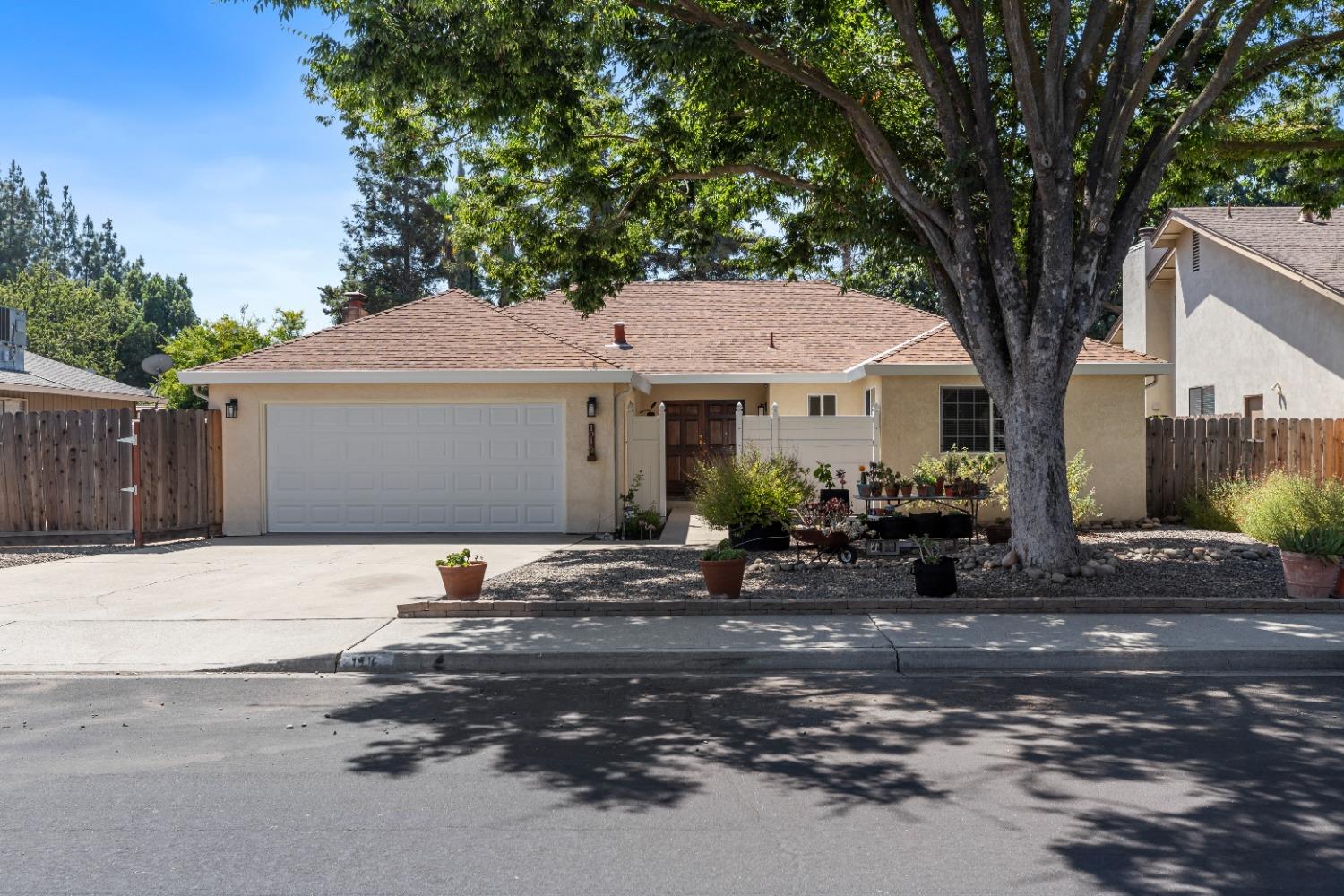 1916 Cheyenne Way
