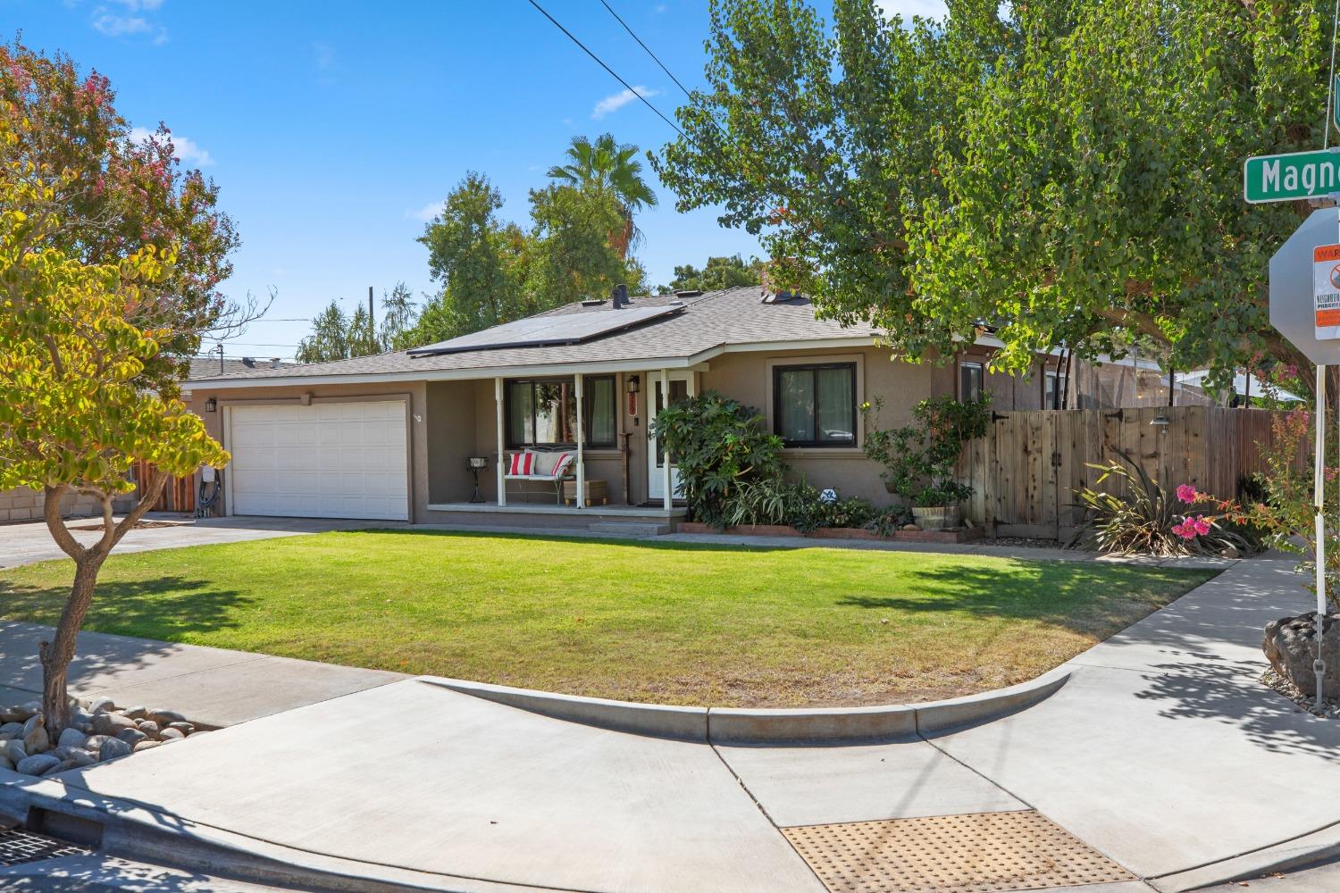 929 Magnolia Street