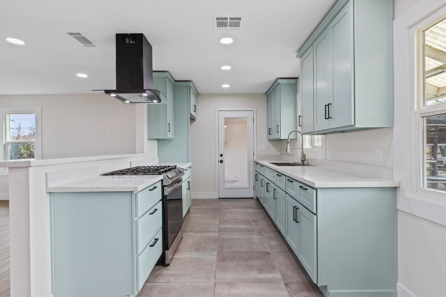 1530 Waverly Drive