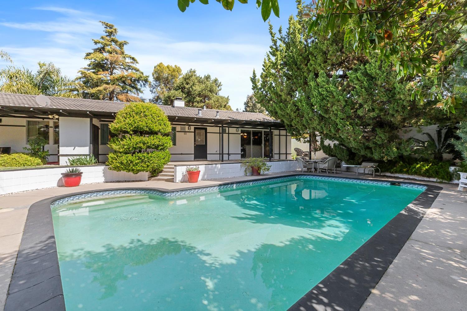 1109 Country Club Drive