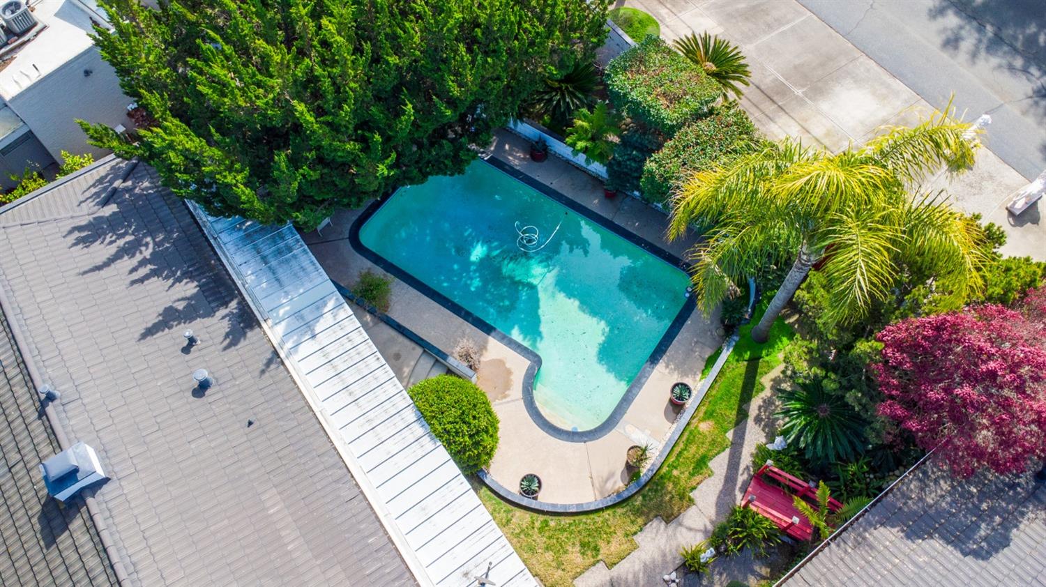 1109 Country Club Drive
