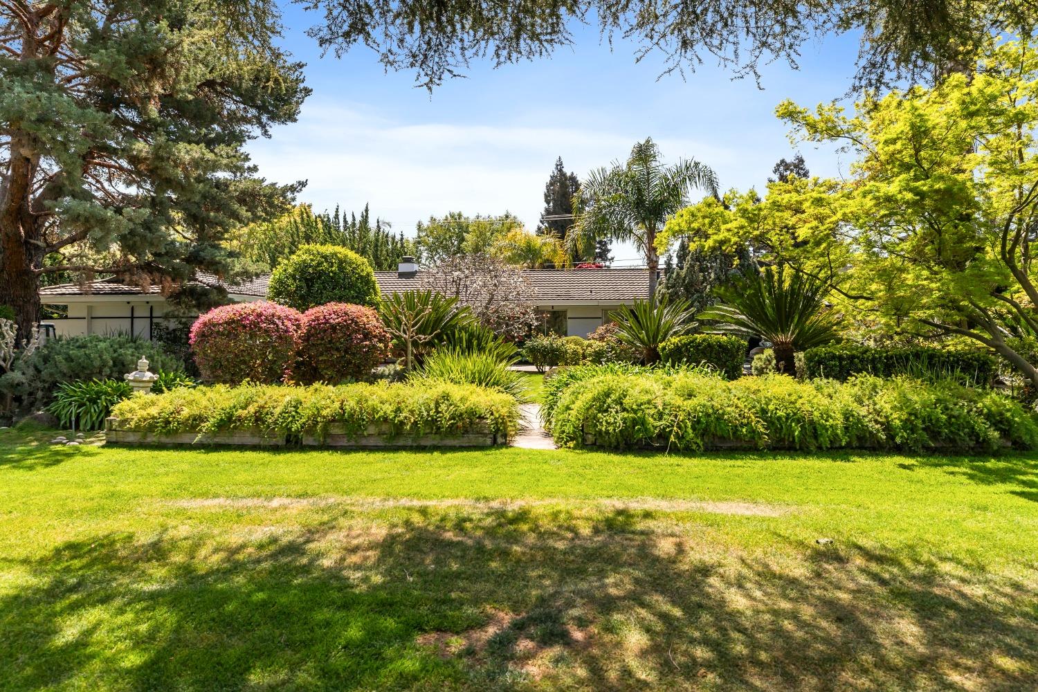 1109 Country Club Drive