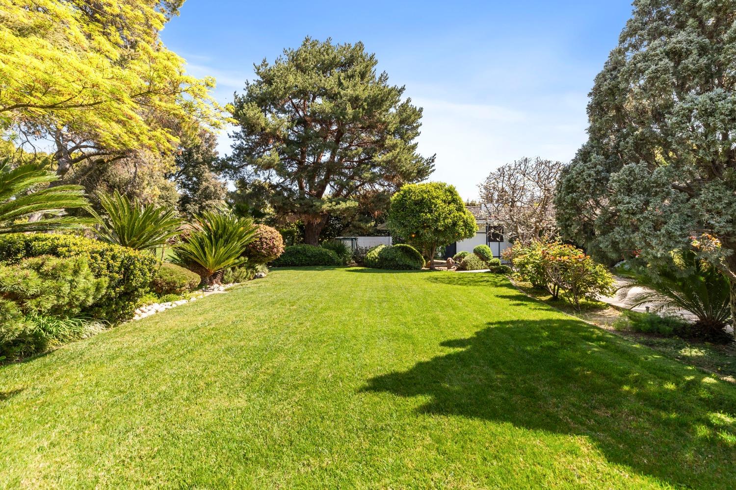 1109 Country Club Drive