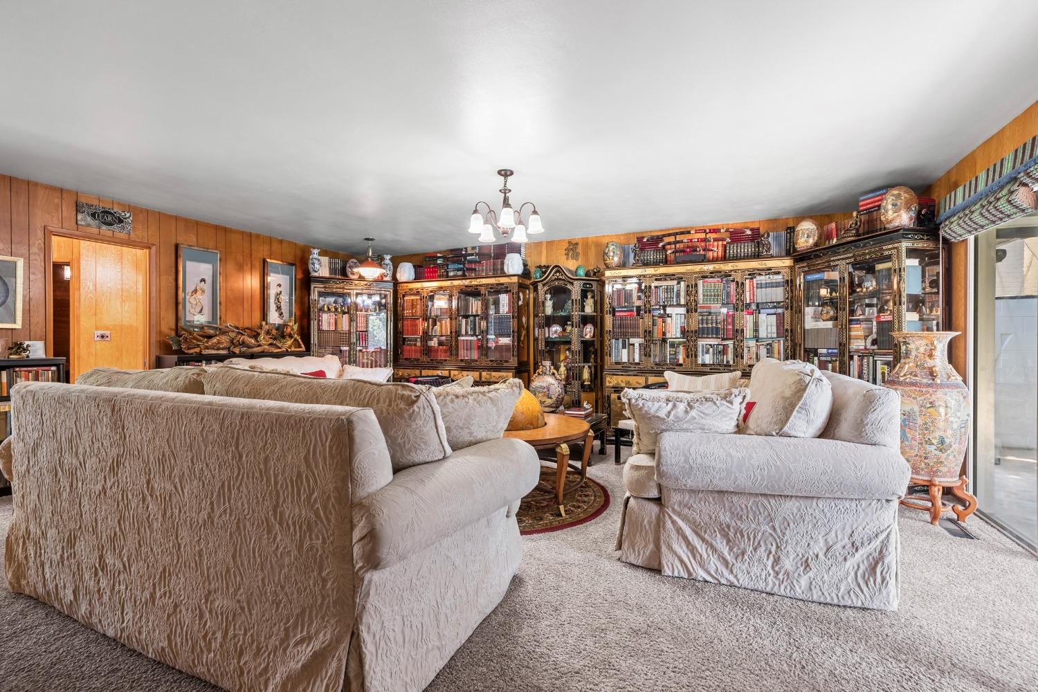 1109 Country Club Drive