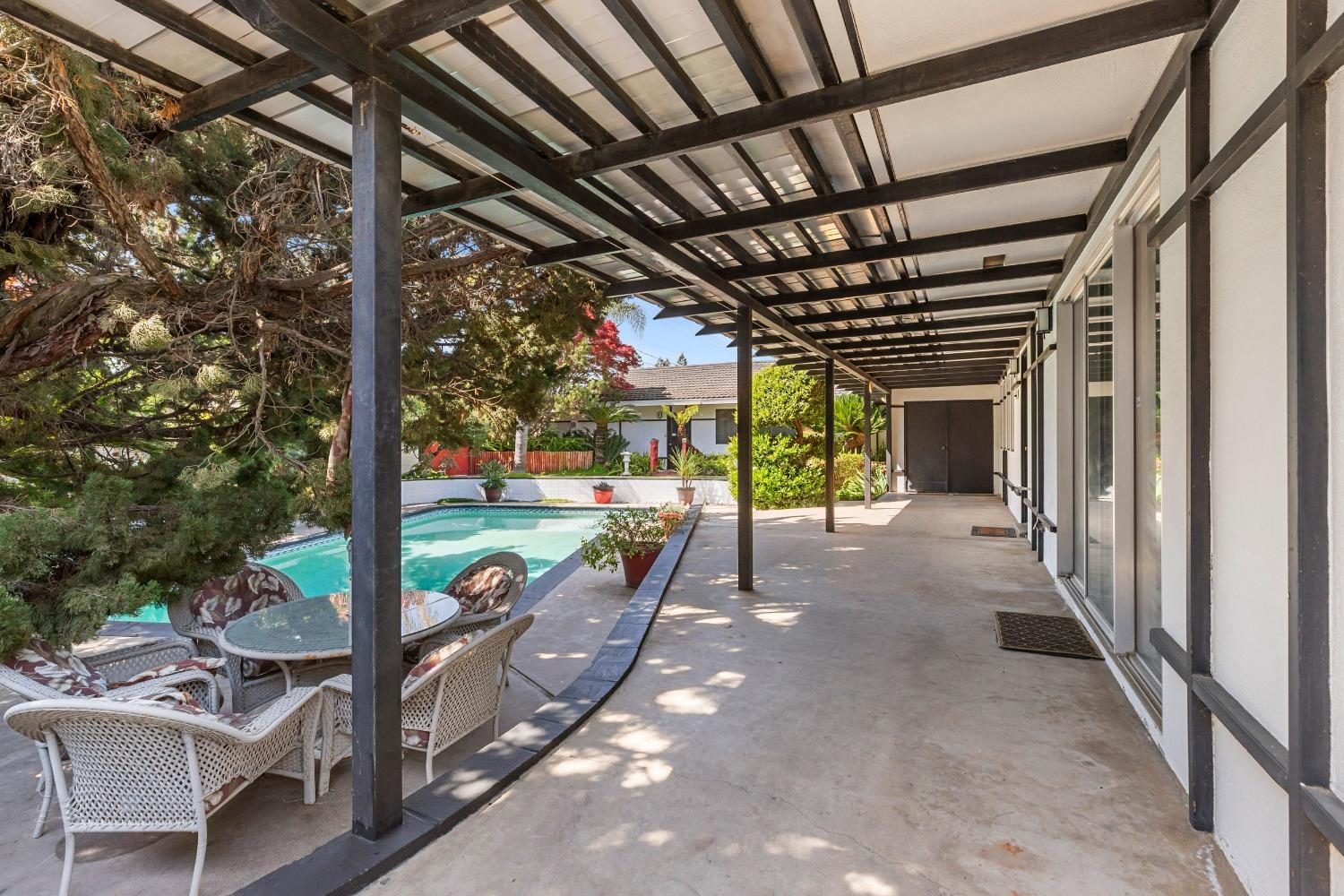 1109 Country Club Drive