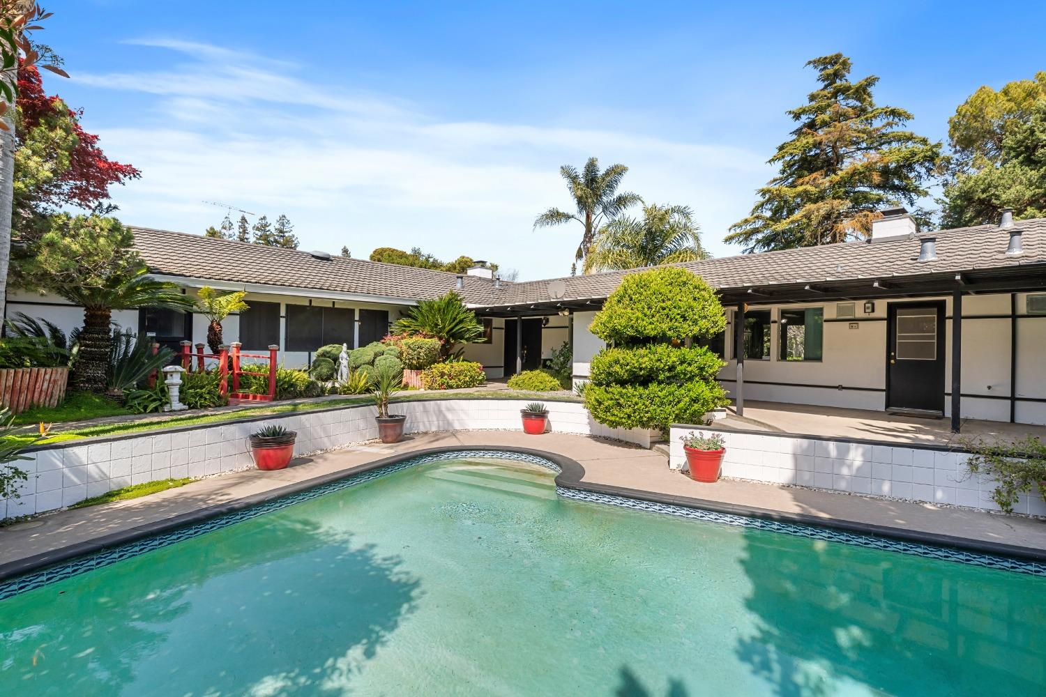 1109 Country Club Drive