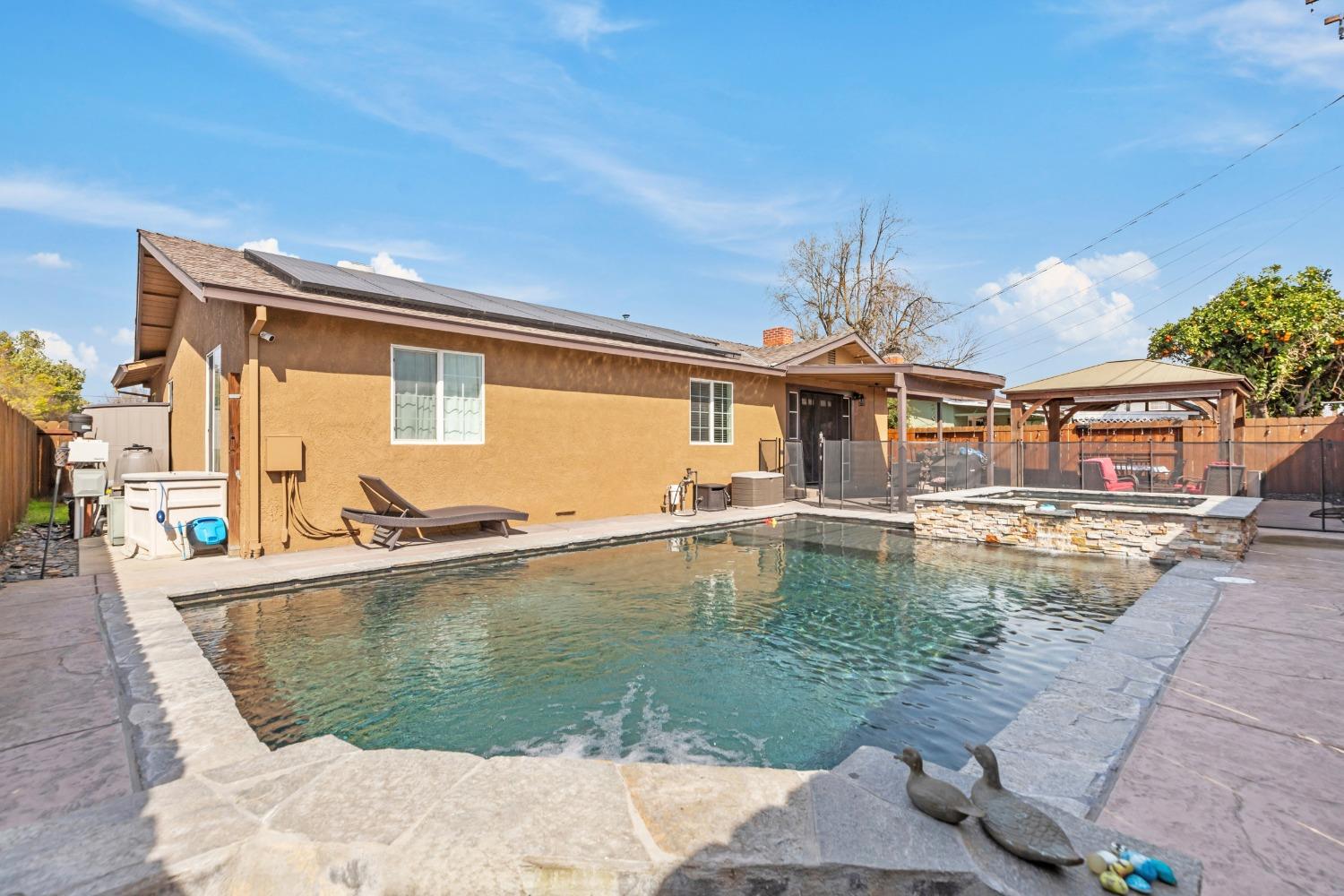 2490 Zinfandel Lane