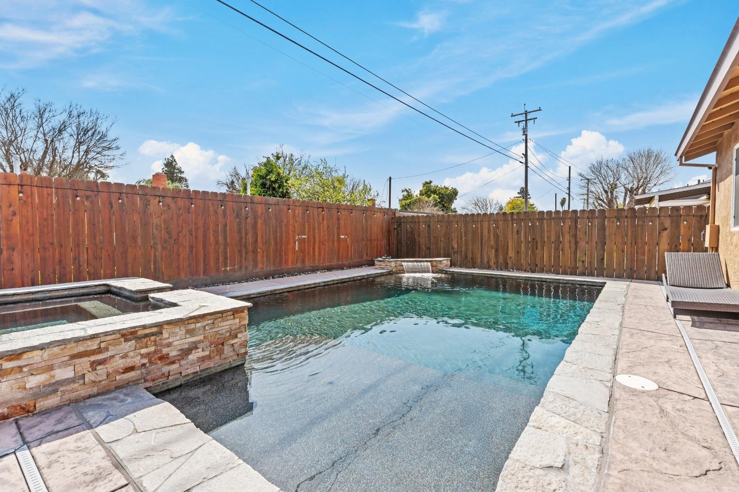 2490 Zinfandel Lane