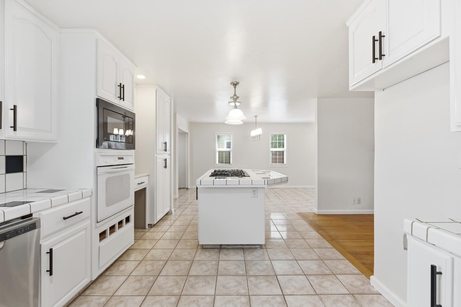 2490 Zinfandel Lane
