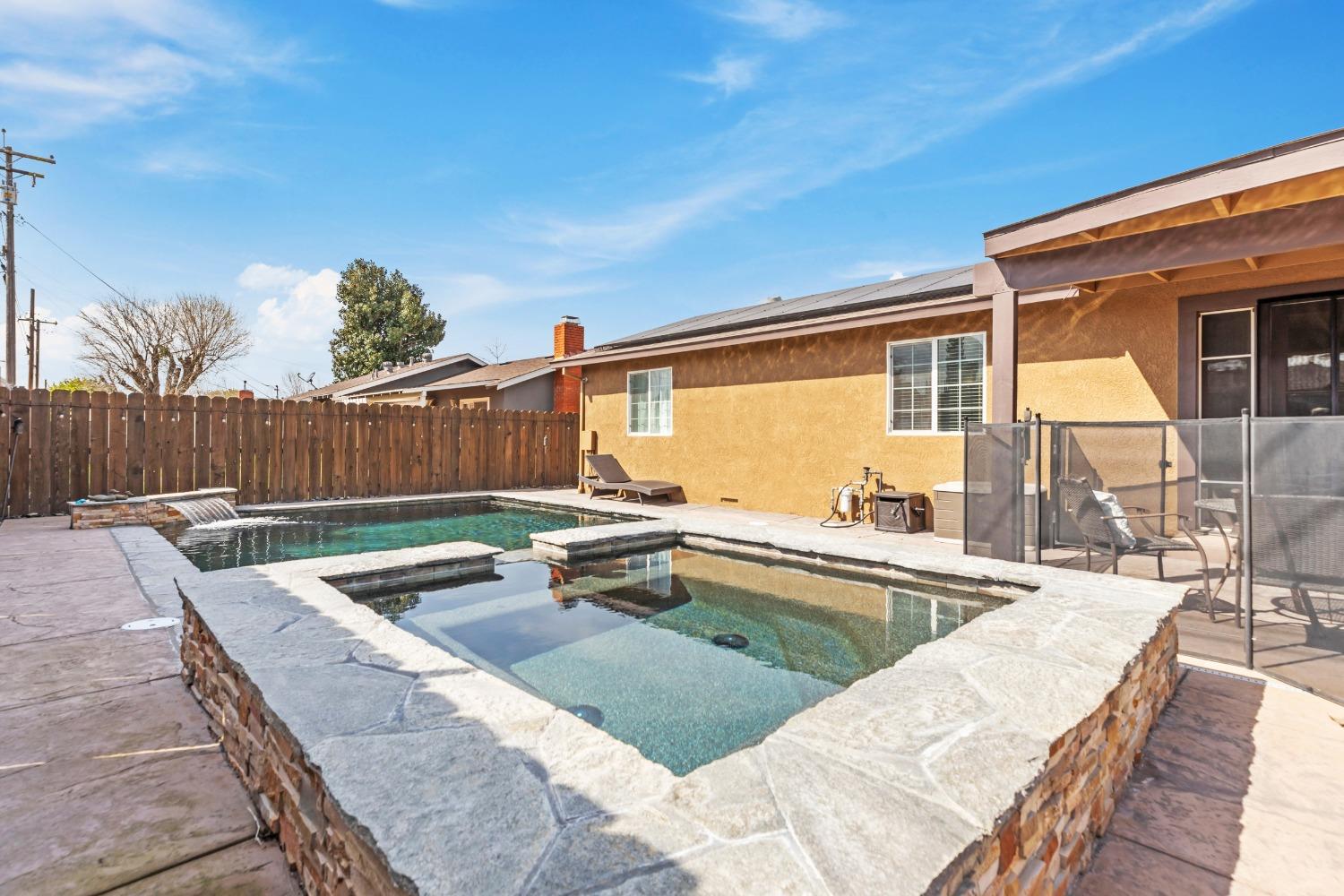 2490 Zinfandel Lane