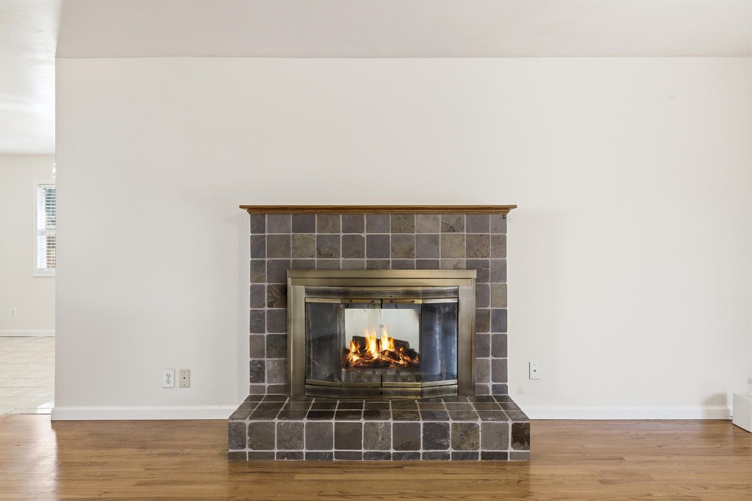 2490 Zinfandel Lane