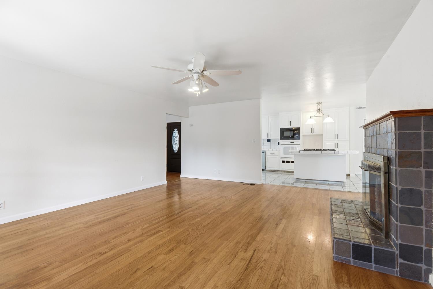 2490 Zinfandel Lane