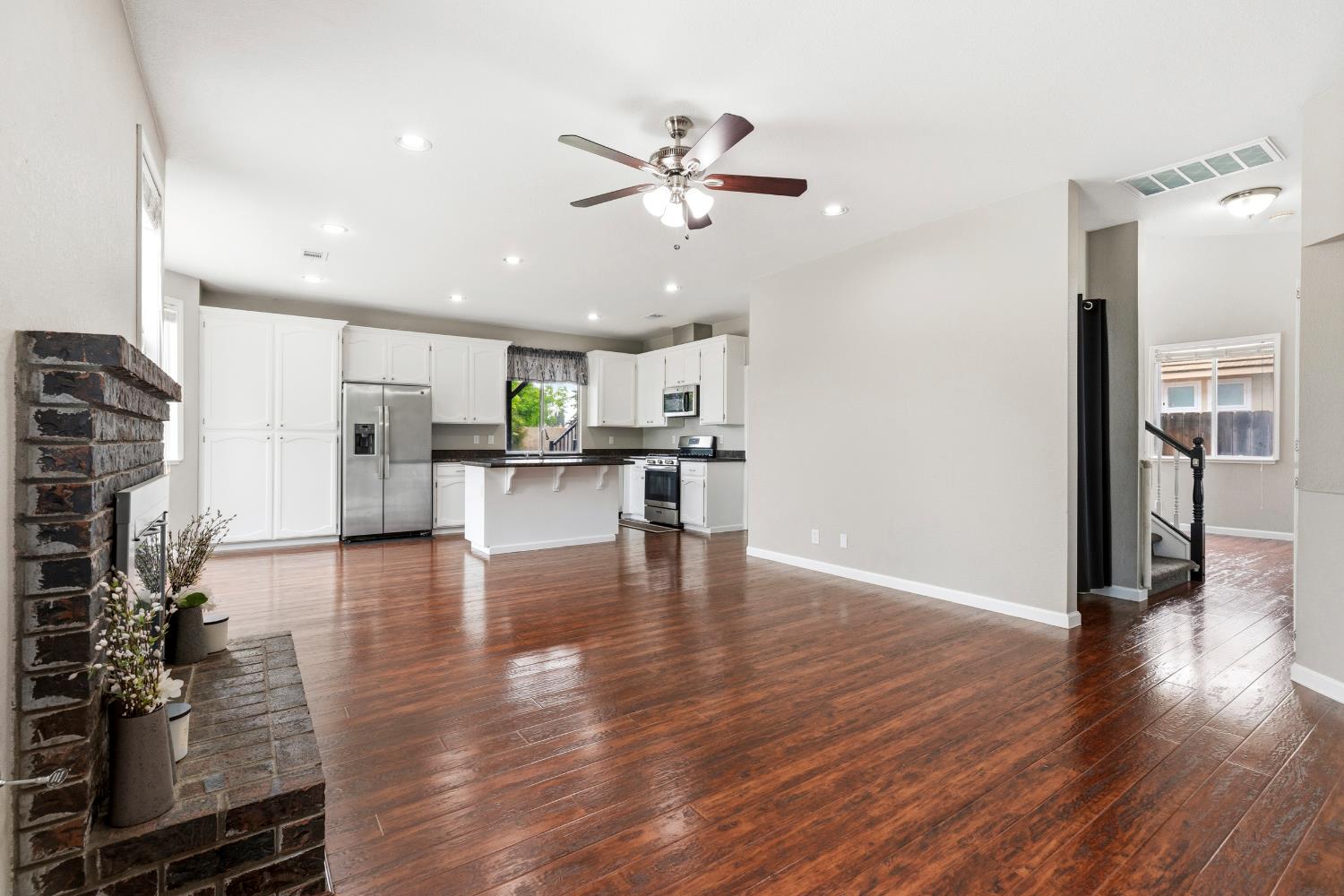 504 Van Dyken Way