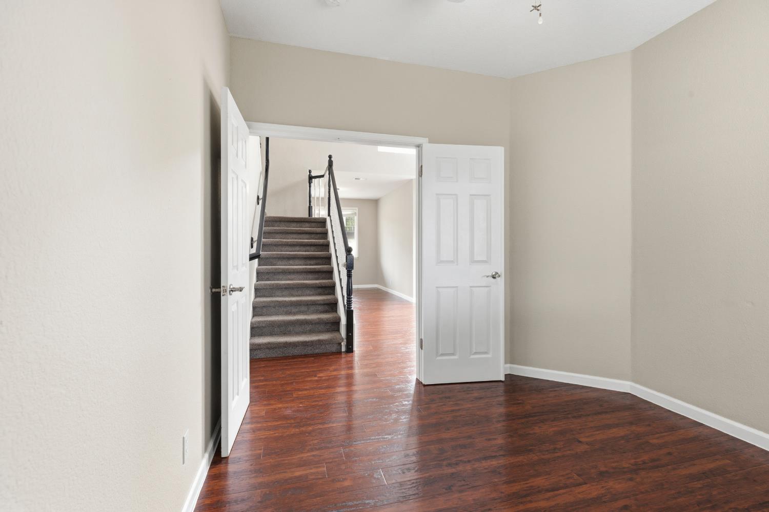 504 Van Dyken Way
