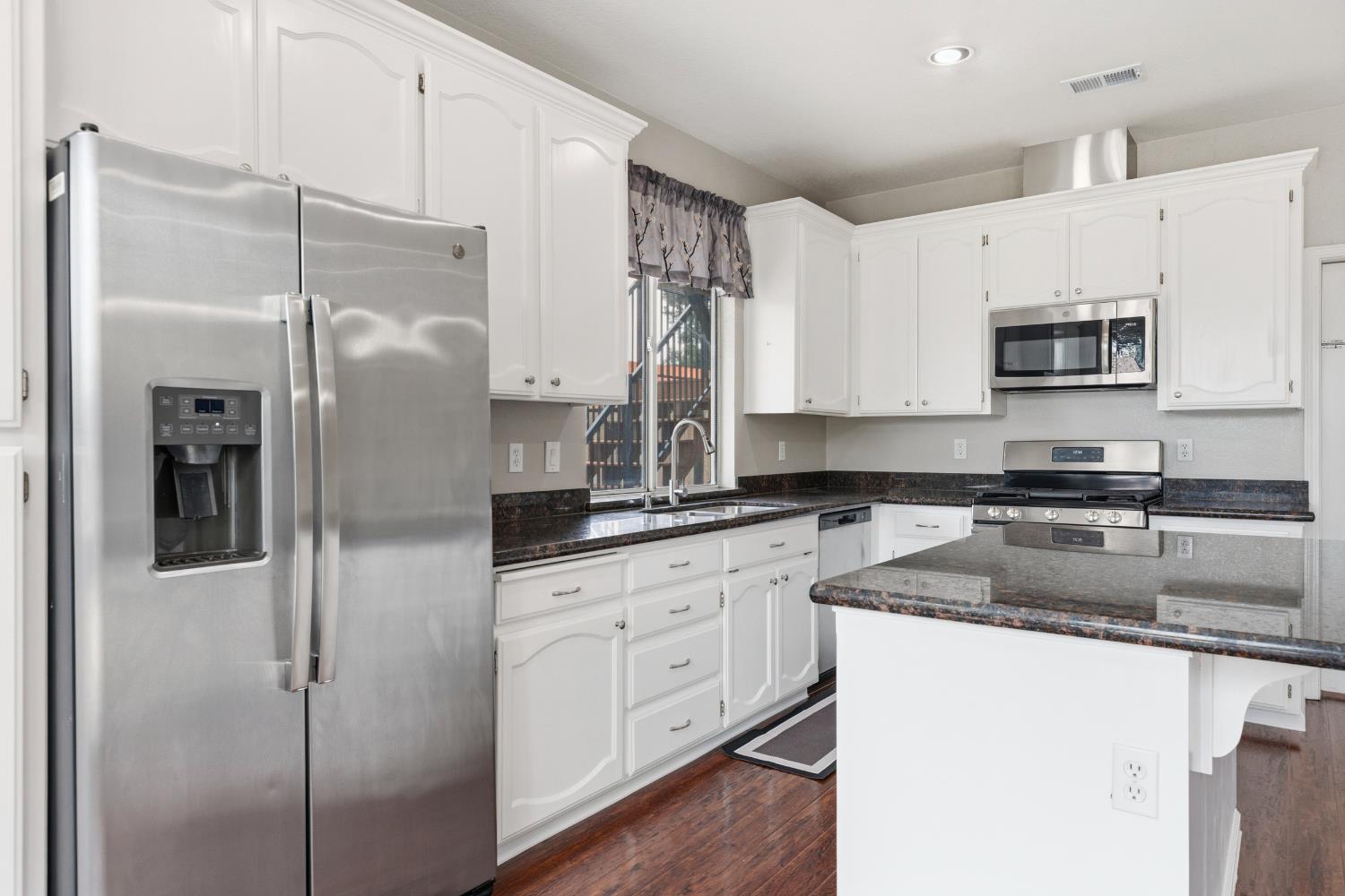 504 Van Dyken Way