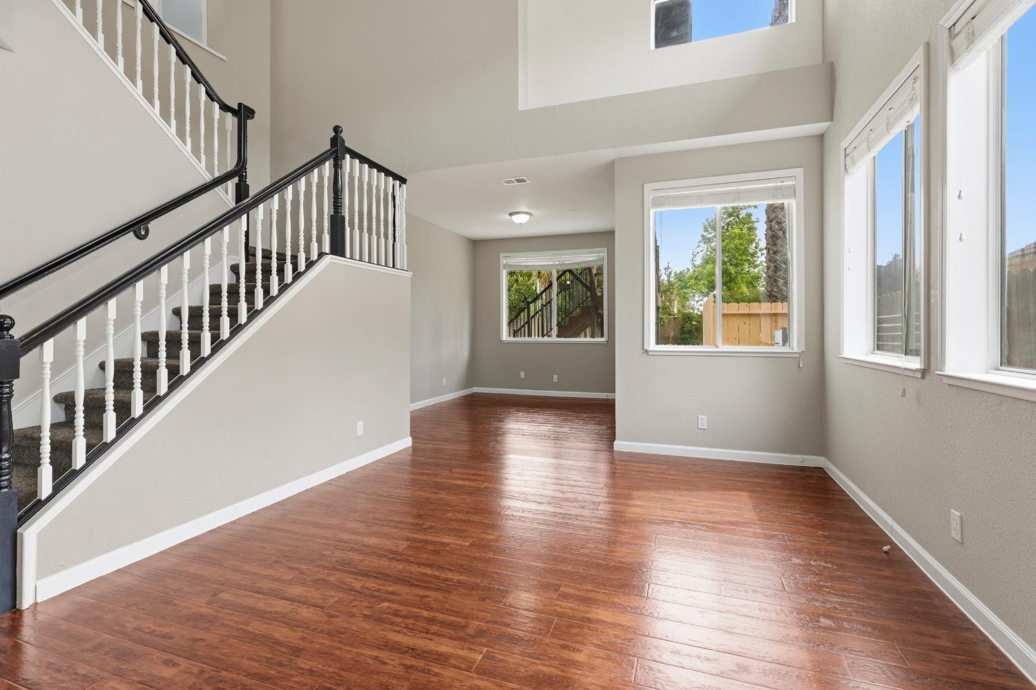 504 Van Dyken Way