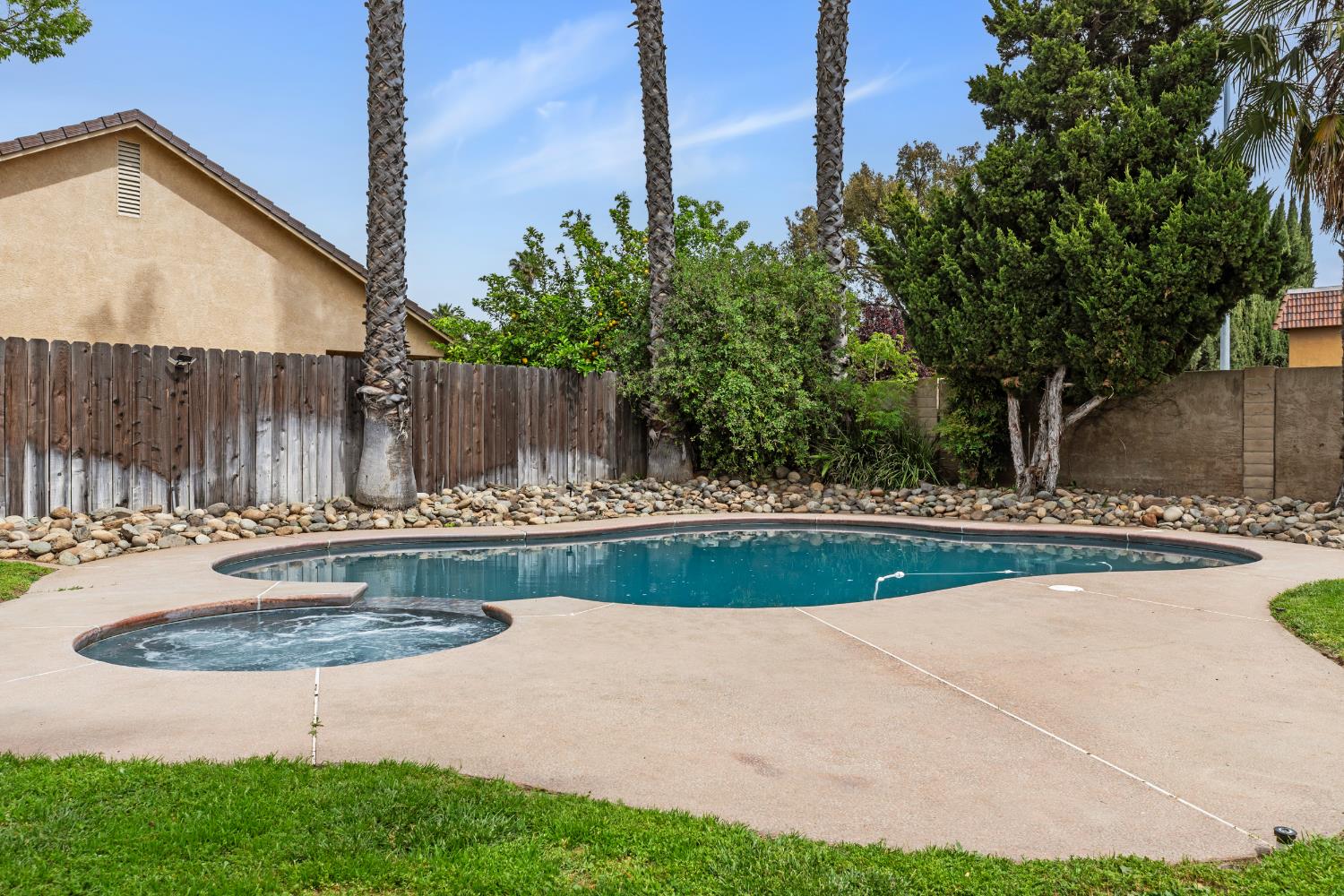 504 Van Dyken Way