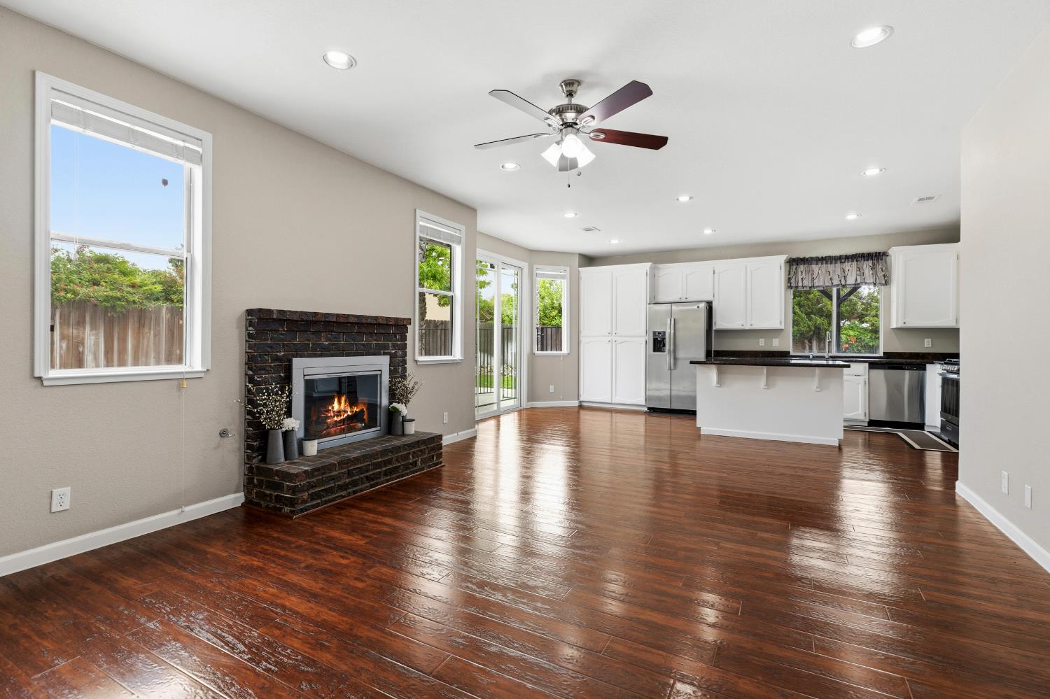 504 Van Dyken Way