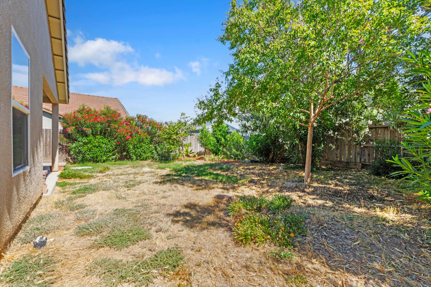 2085 W Solis Street