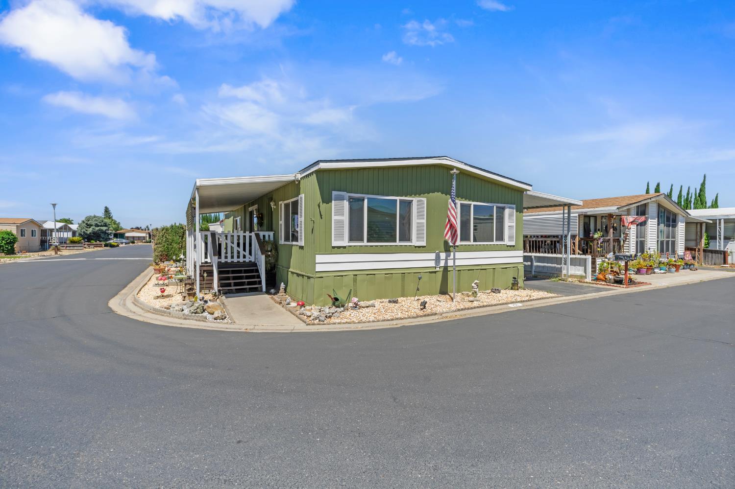 1830 Yosemite Avenue 250