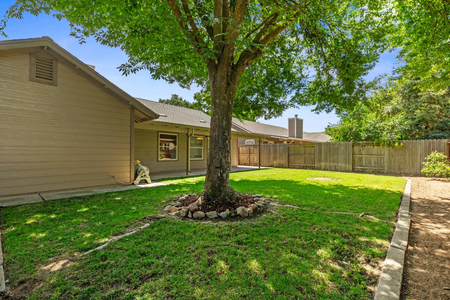 450 Arboles Way