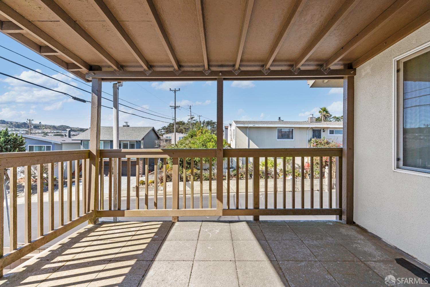 131 Mariposa Avenue