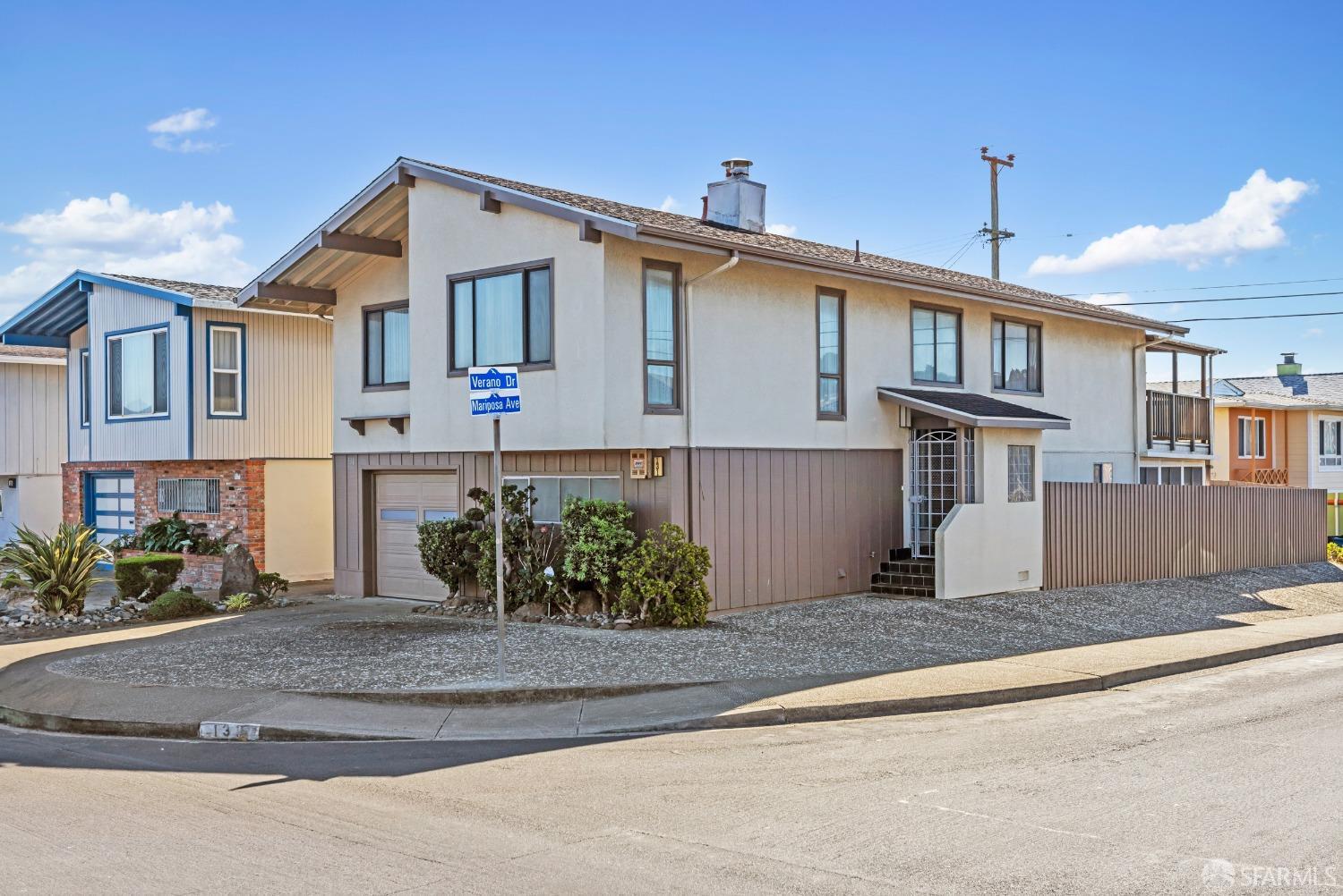 131 Mariposa Avenue