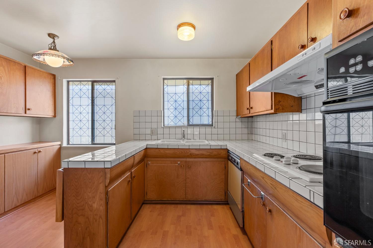 131 Mariposa Avenue