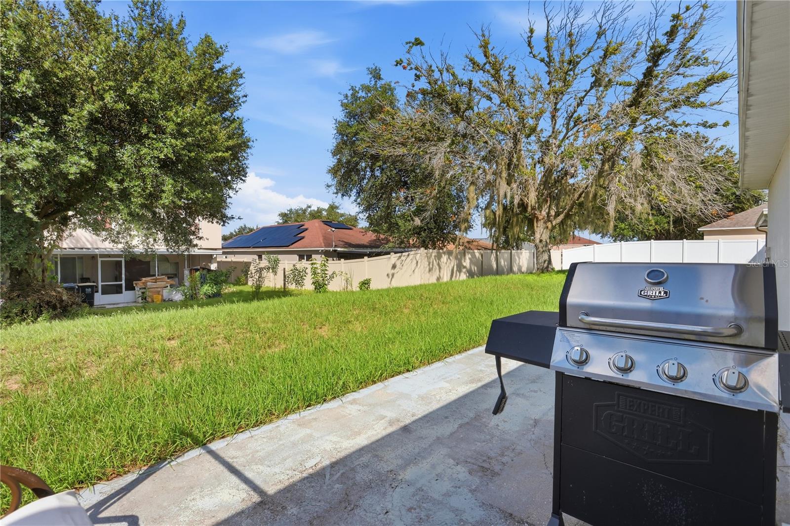 673 LOBELIA DR