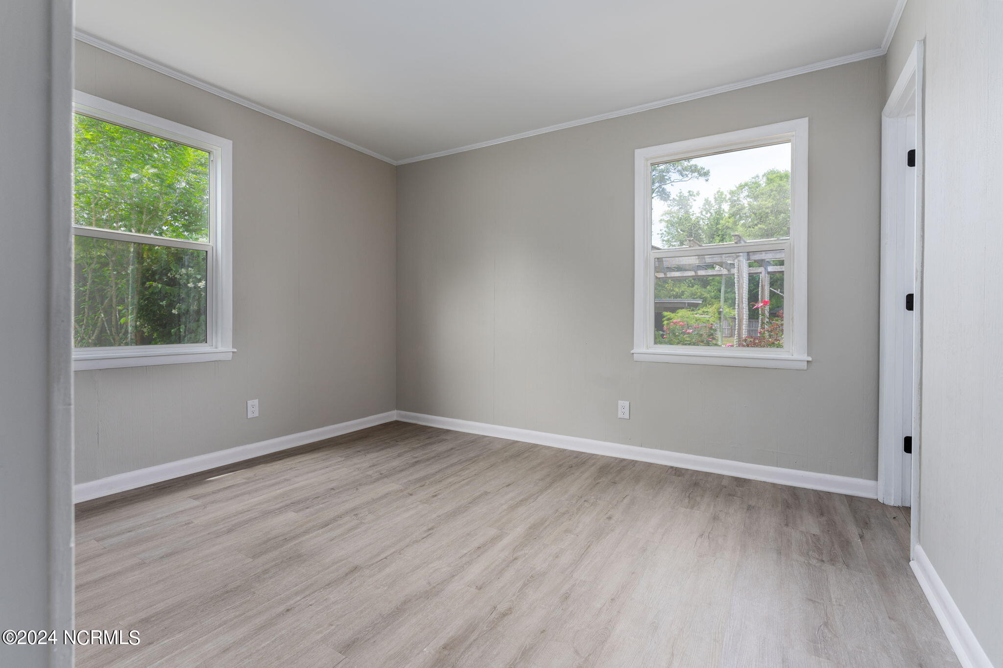 130 W Brandywine Circle