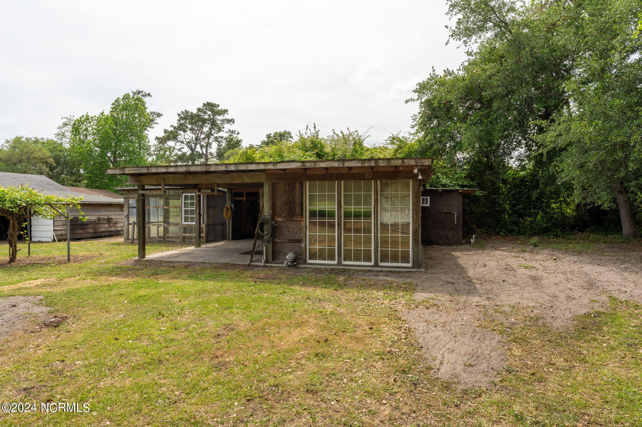 130 W Brandywine Circle