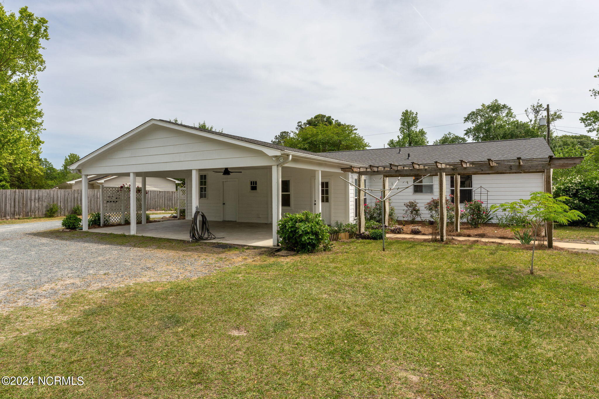 130 W Brandywine Circle