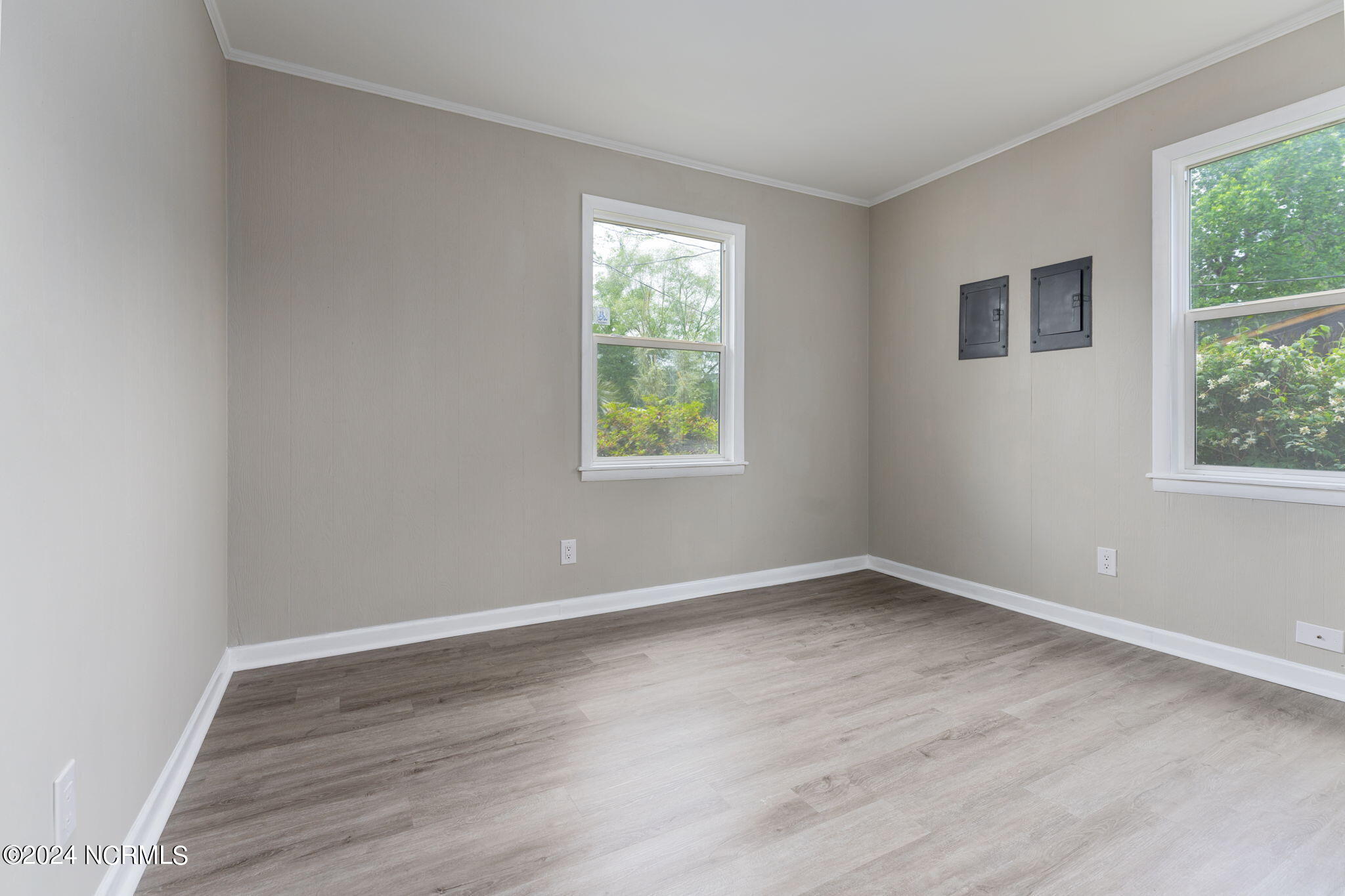 130 W Brandywine Circle
