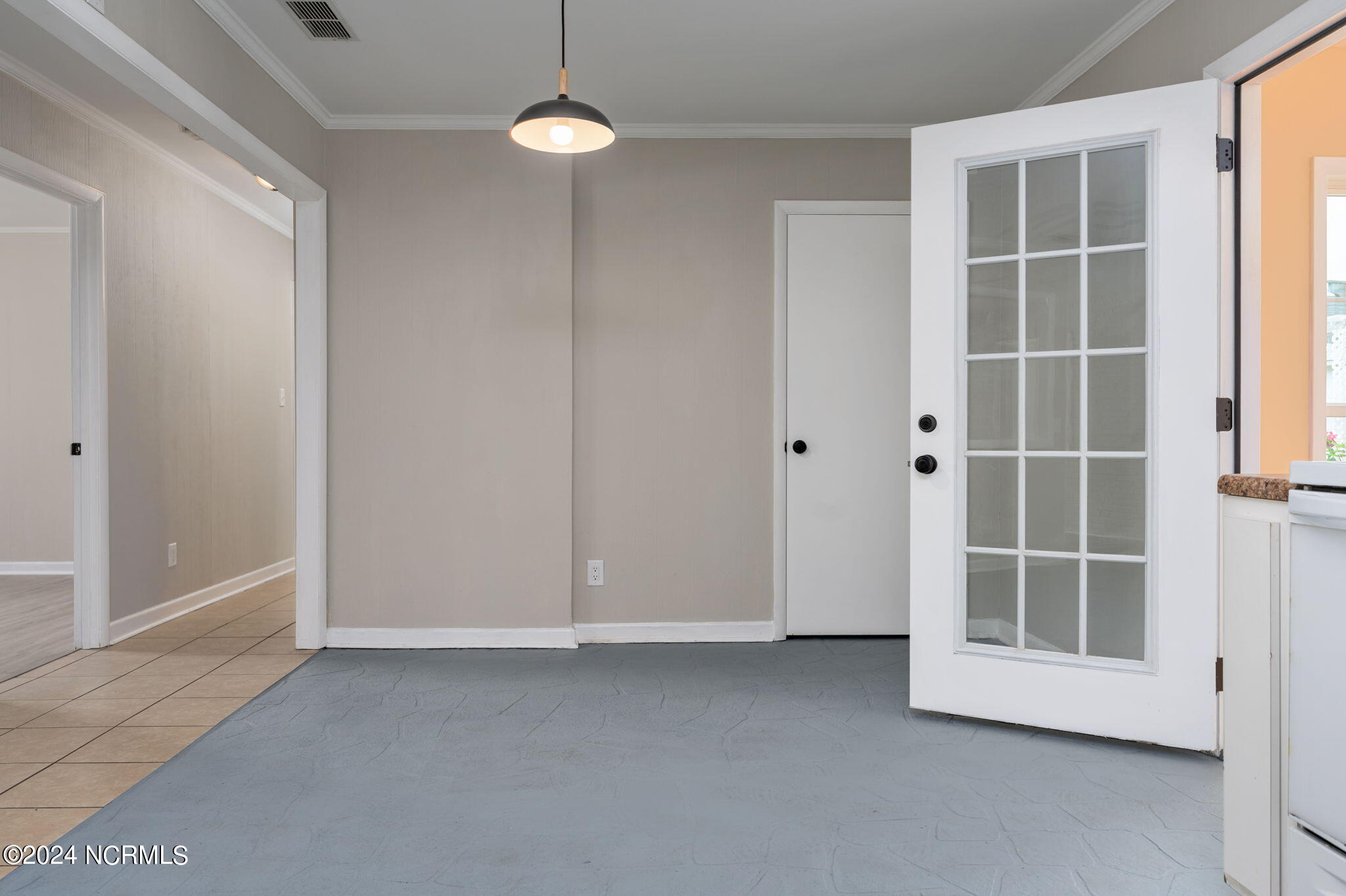 130 W Brandywine Circle