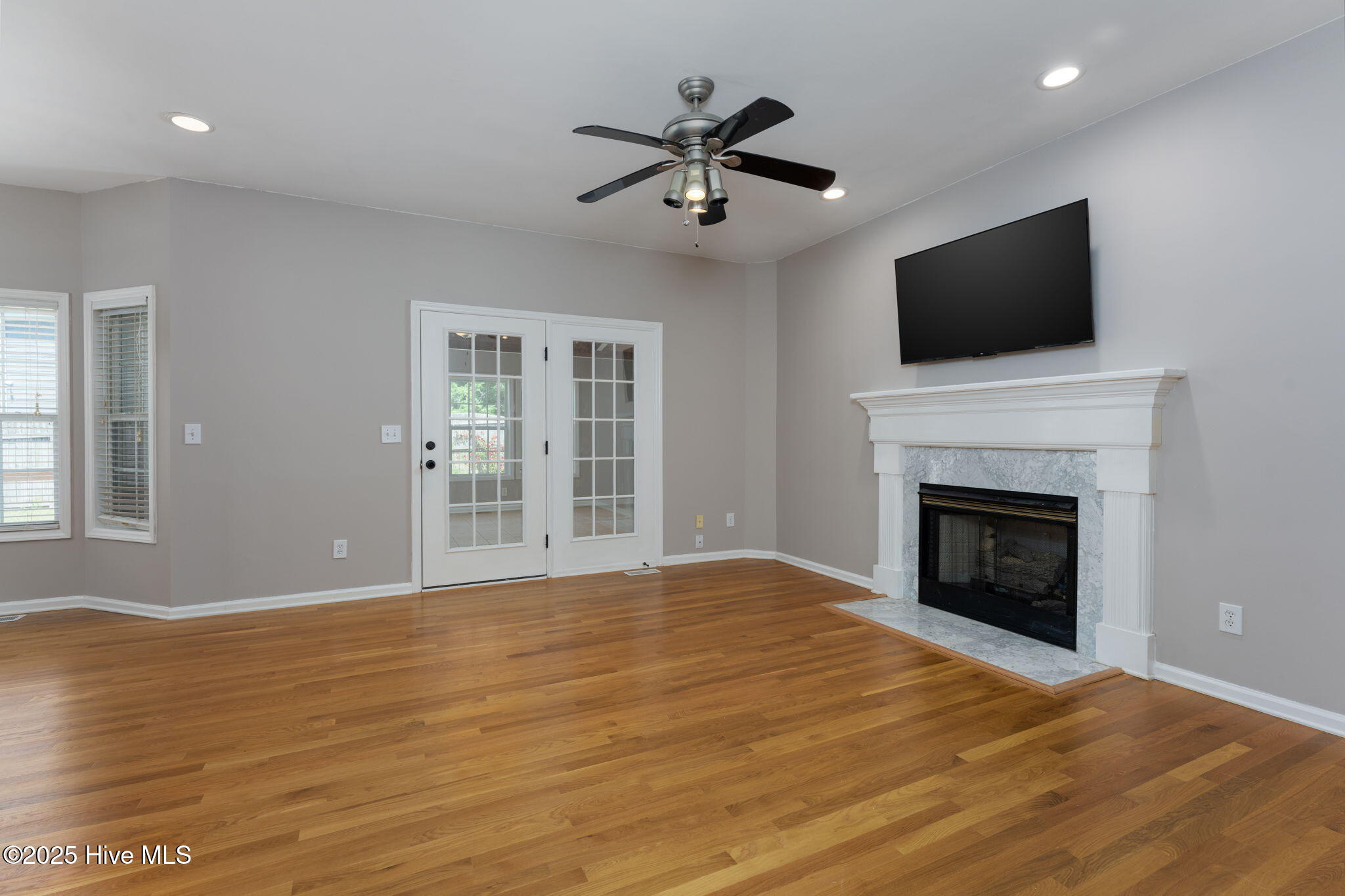 7300 Oyster Lane
