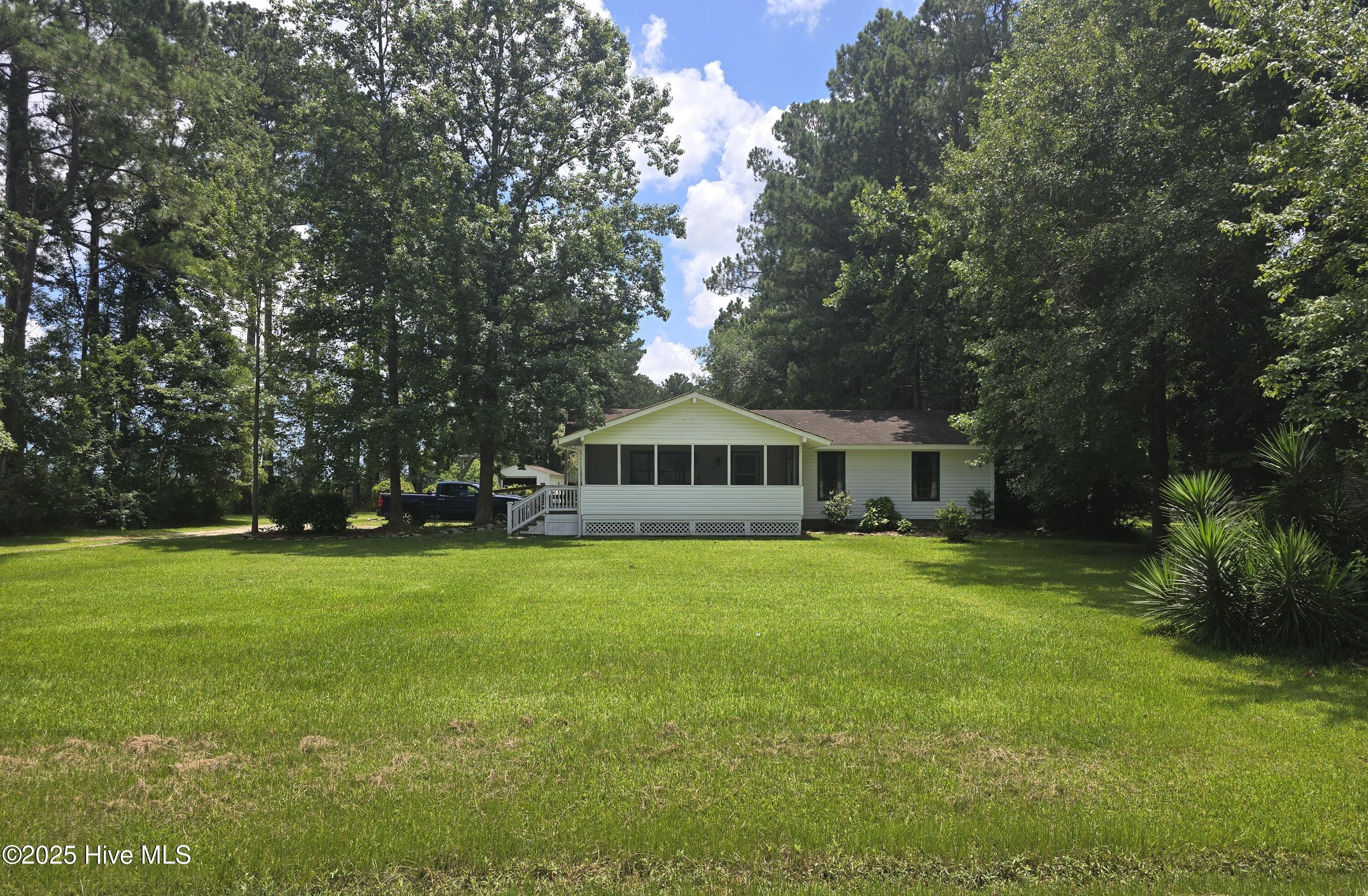 3117 Coras Grove Road