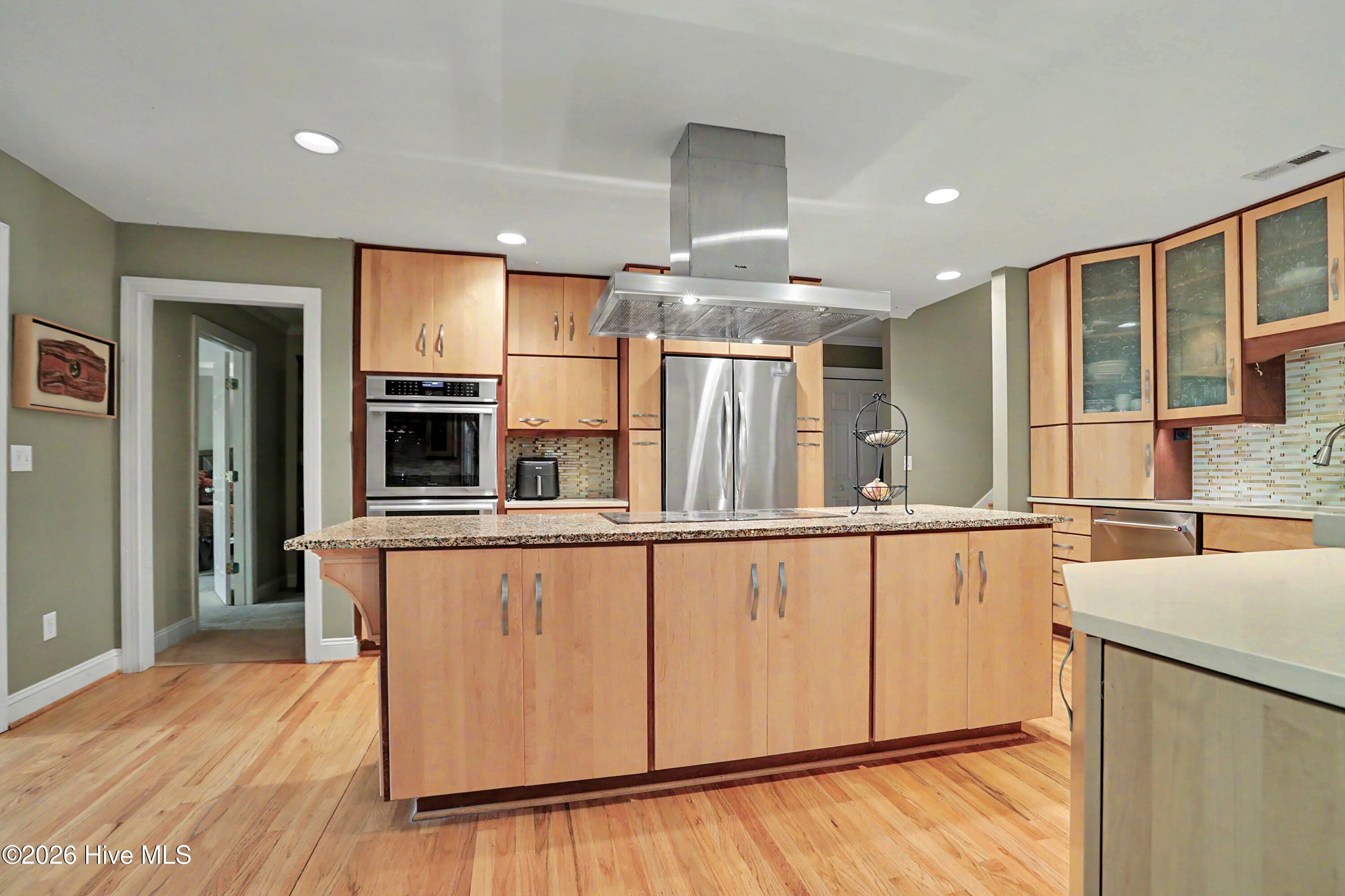 4127 Cape Landing Road