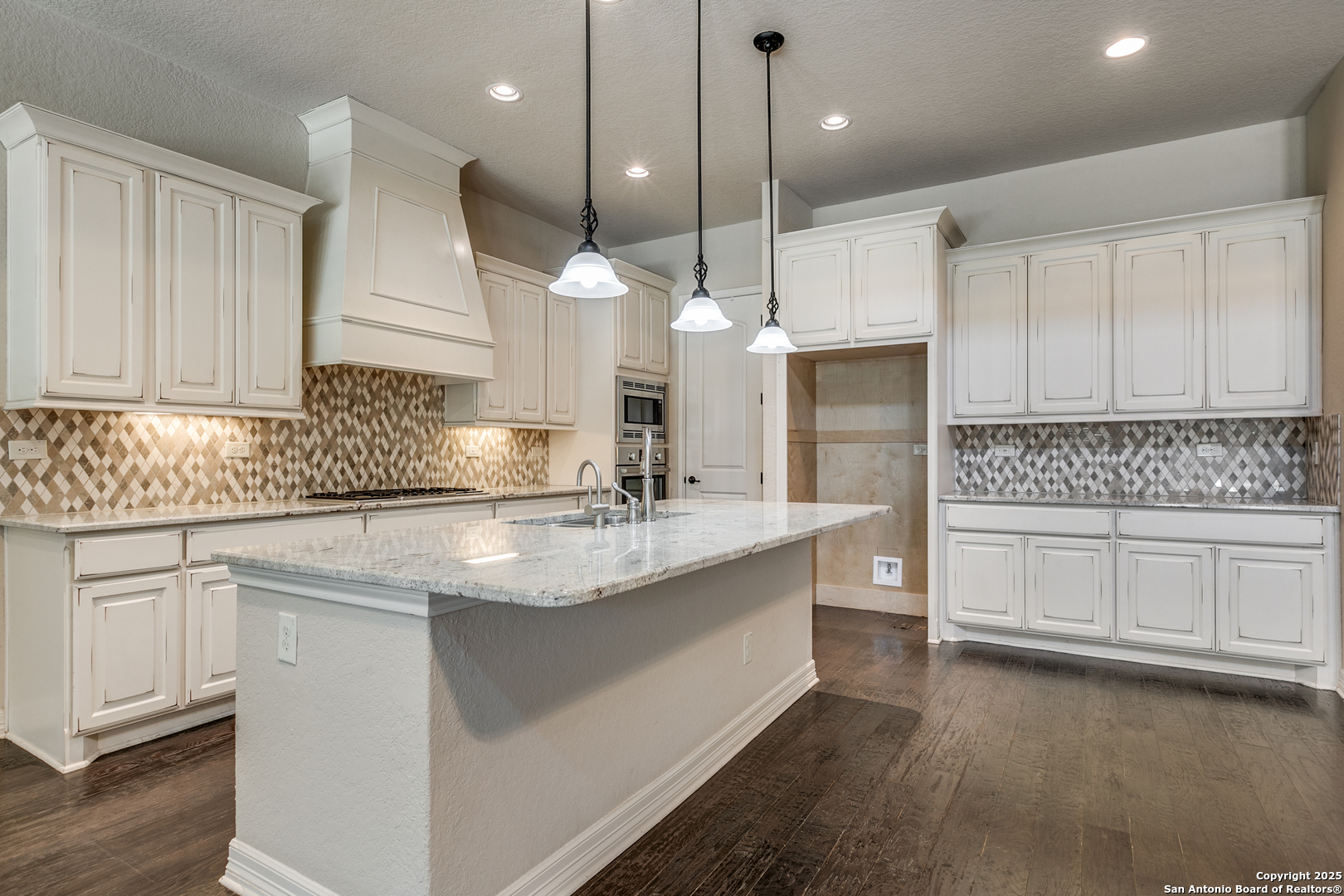 2319 Dunmore