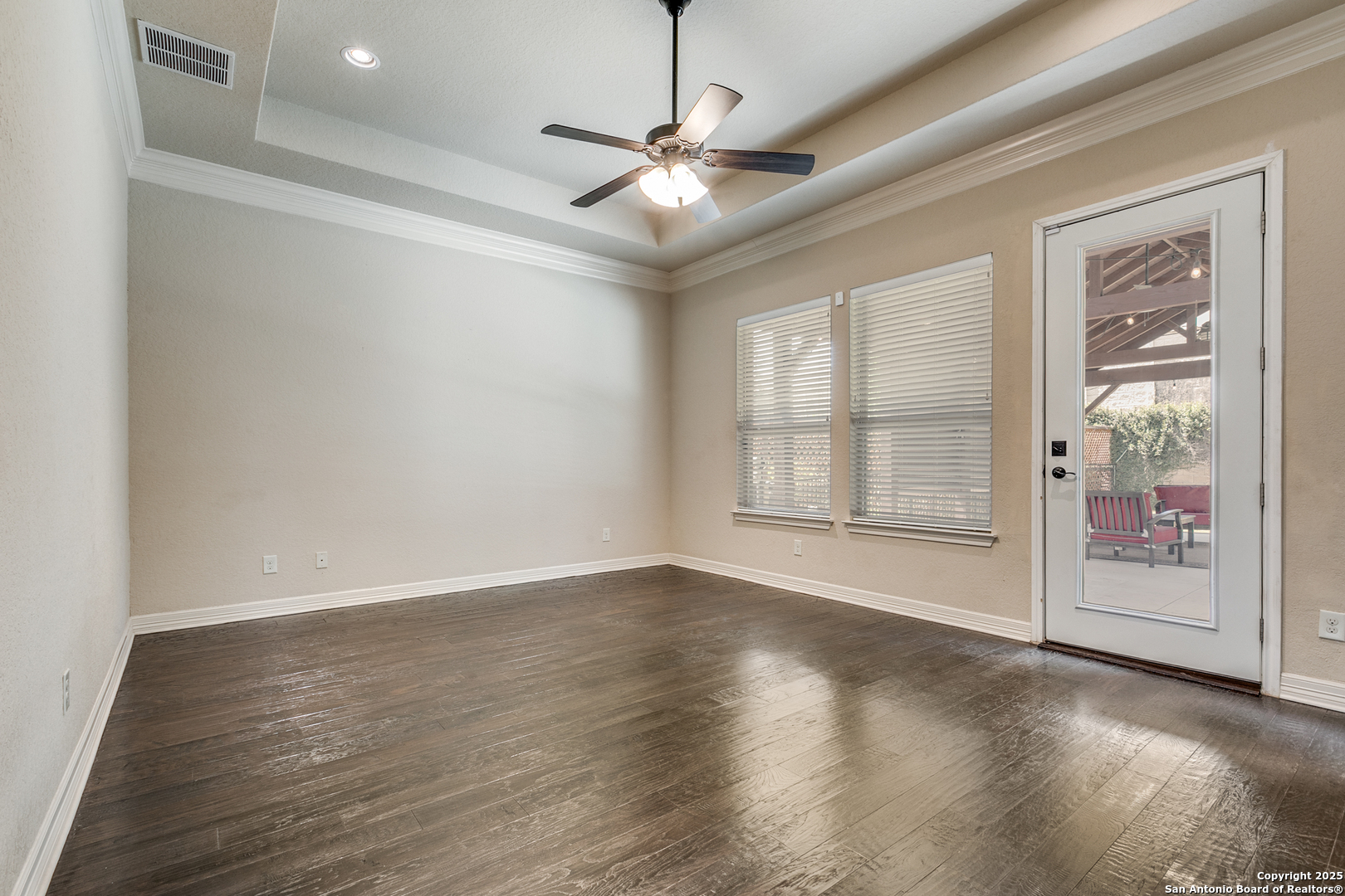 2319 Dunmore