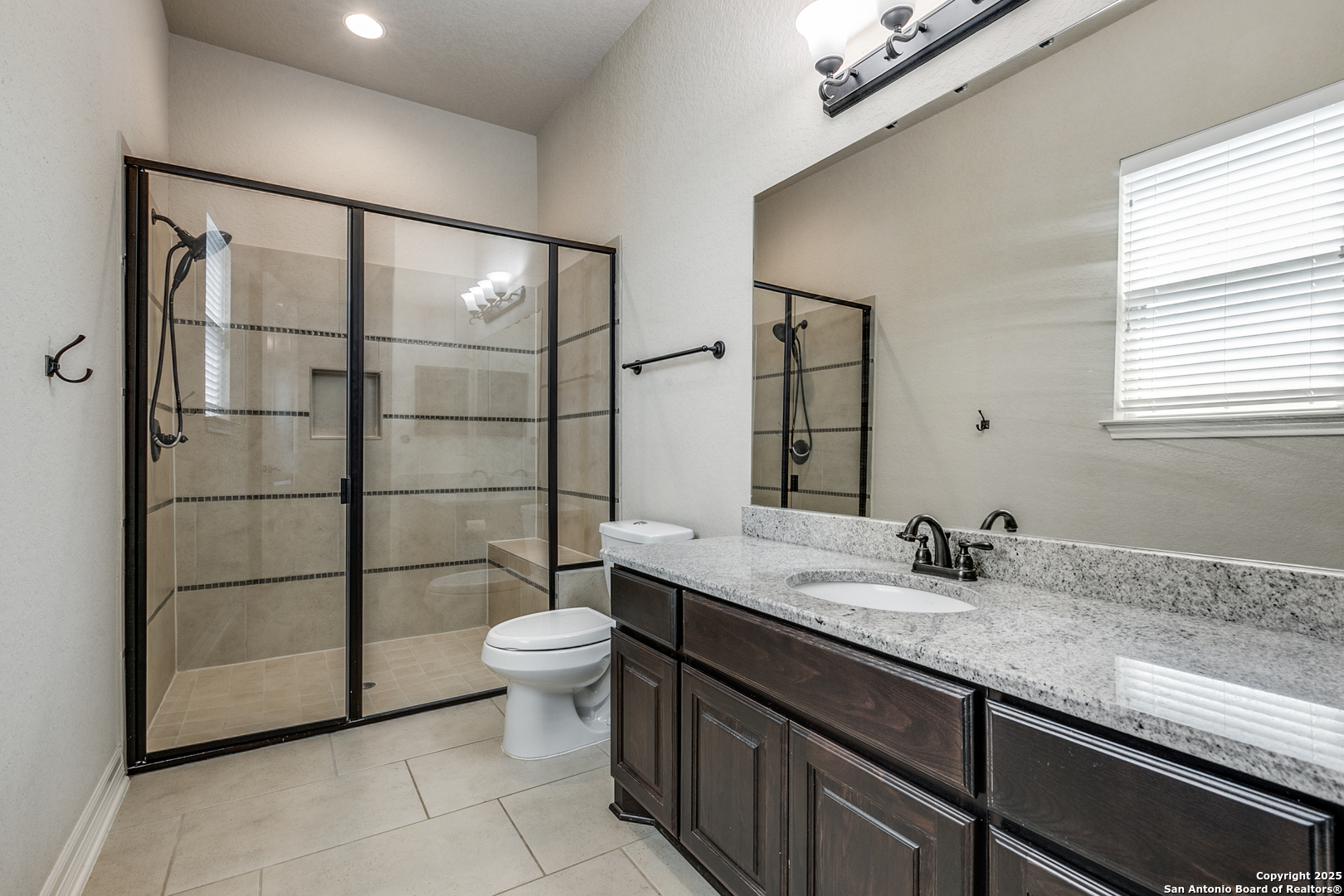 2319 Dunmore