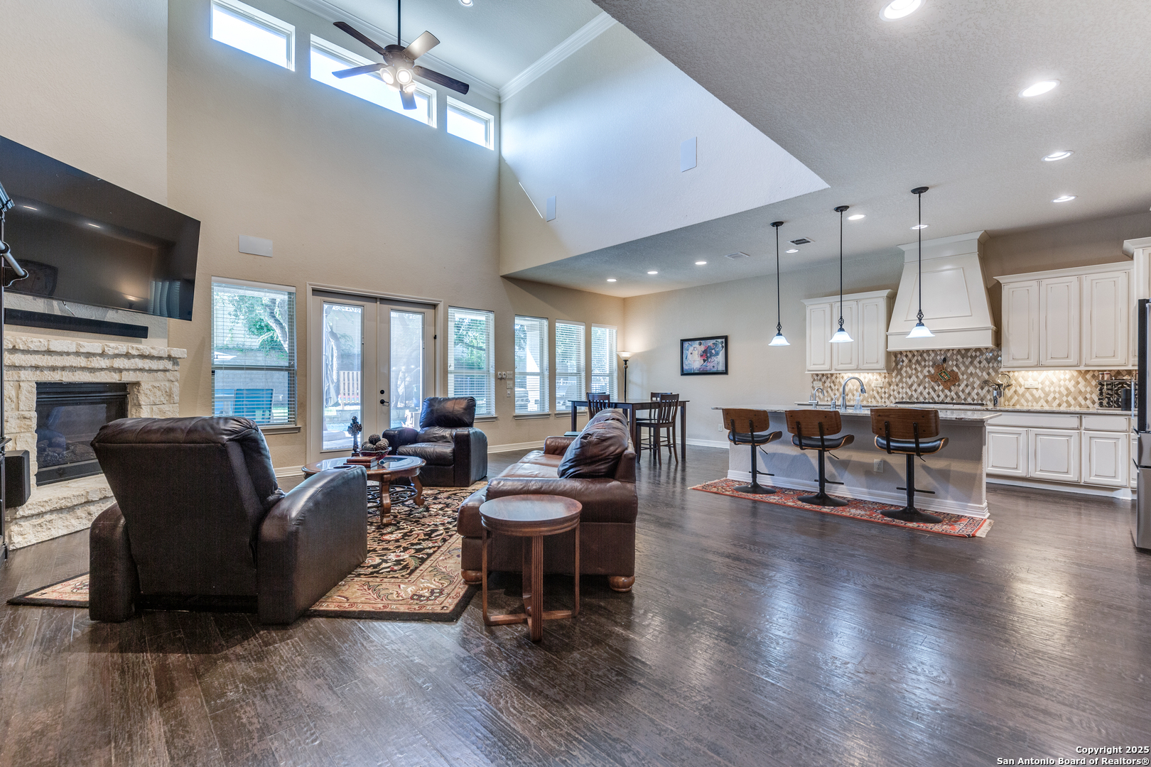 2319 Dunmore