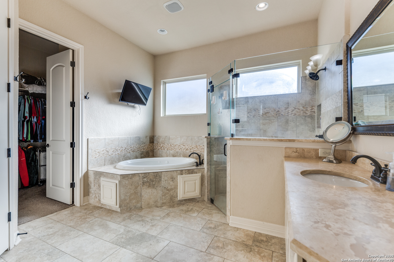 2319 Dunmore