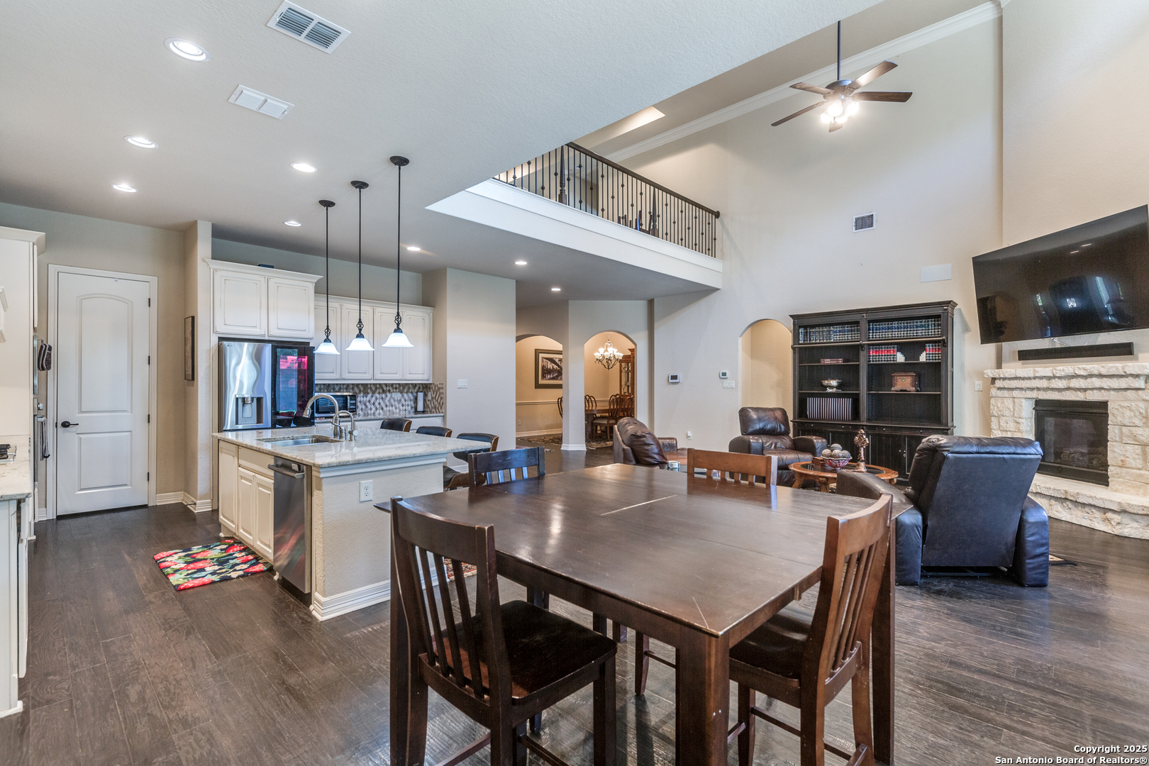 2319 Dunmore