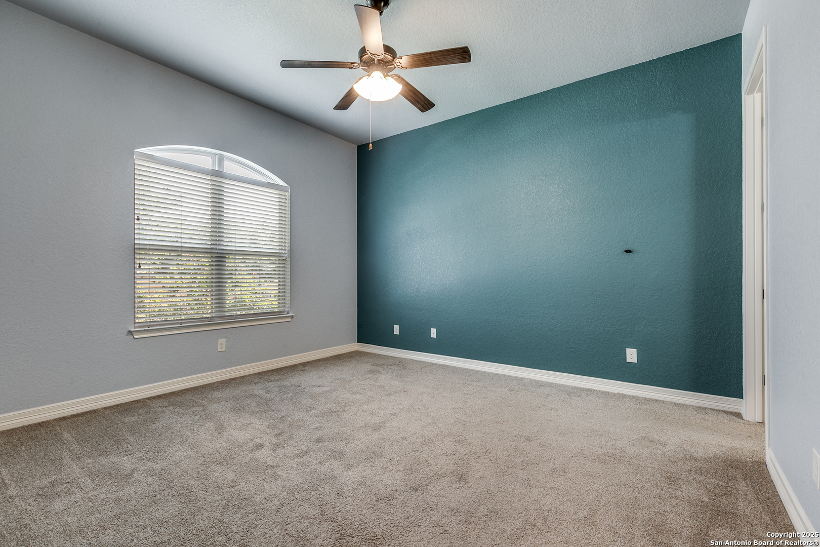 2319 Dunmore