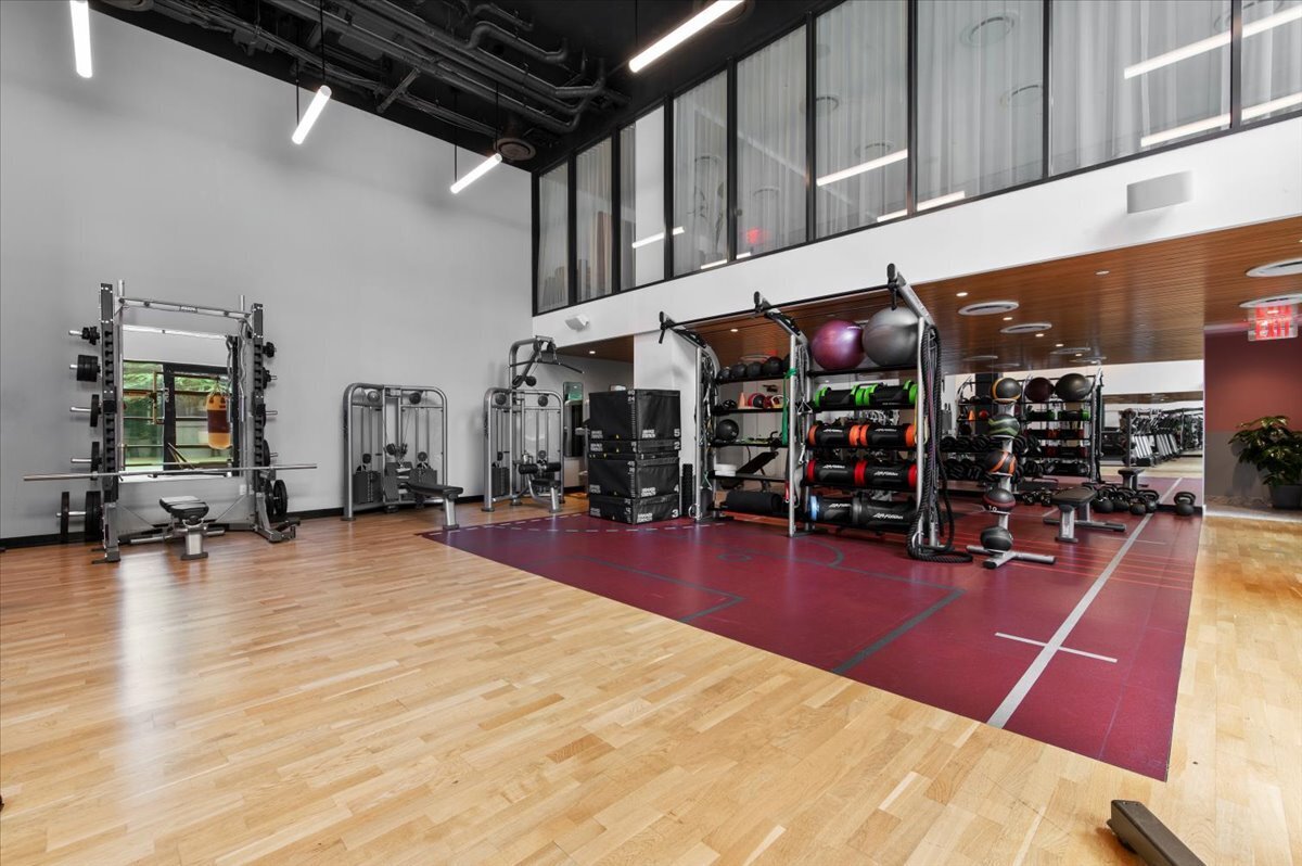 547 W 47th Street 406