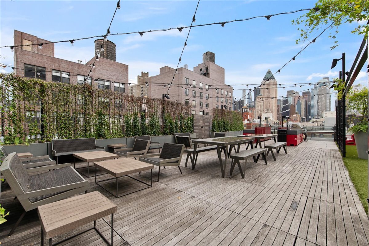 547 W 47th Street 406