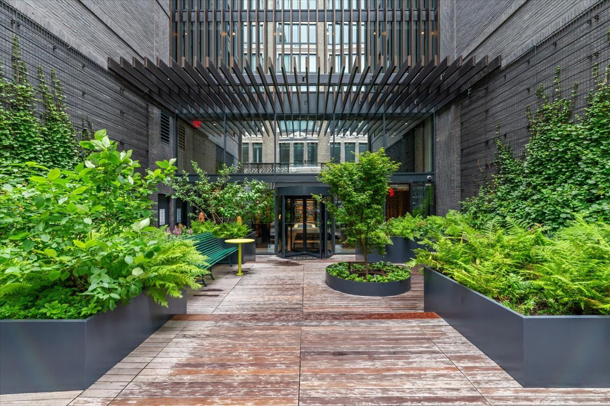 547 W 47th Street 406