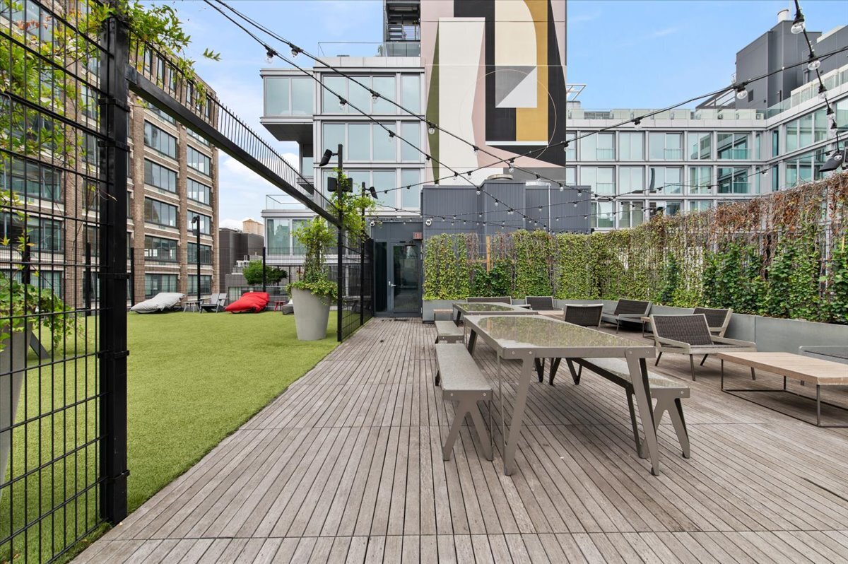 547 W 47th Street 406
