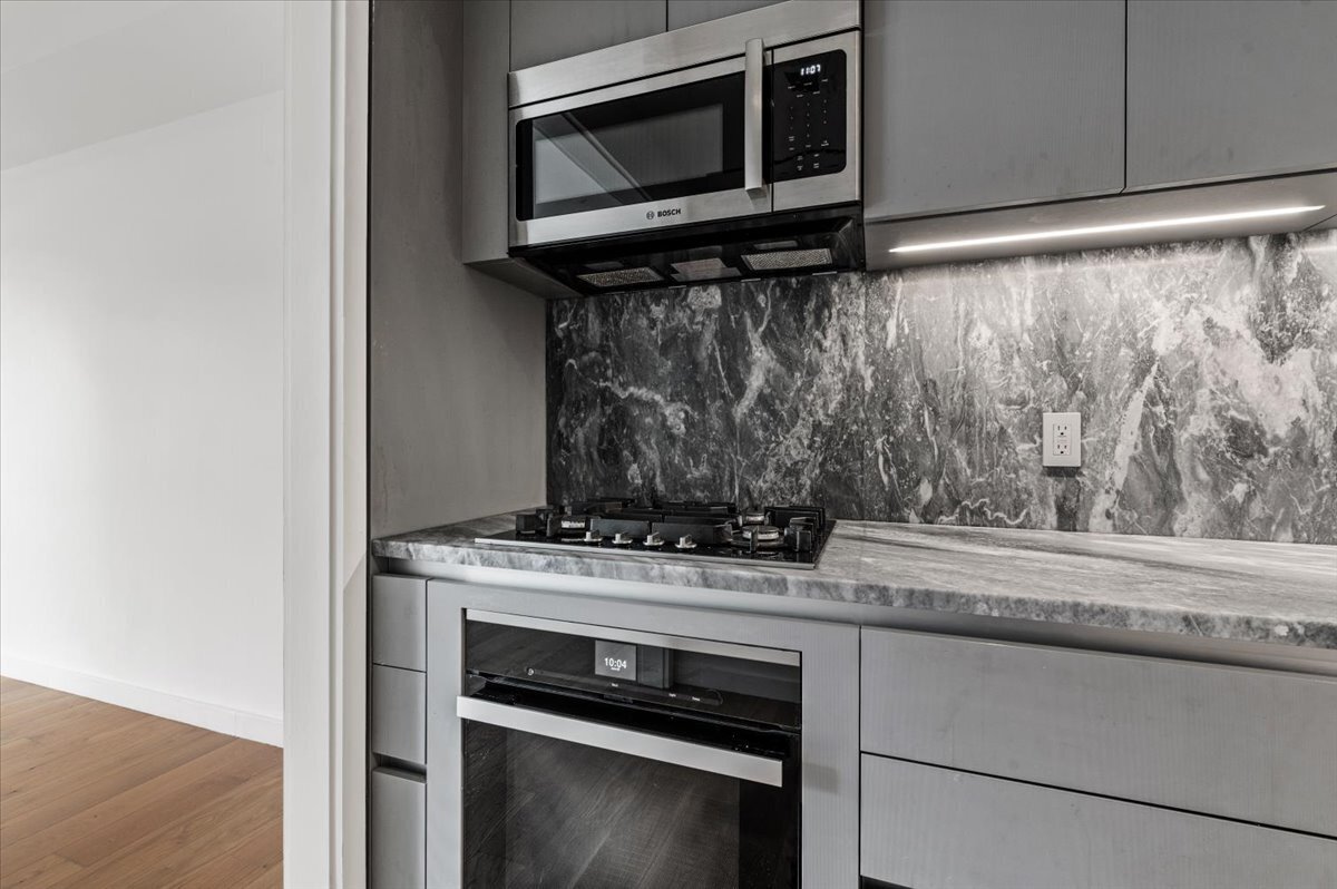 547 W 47th Street 406
