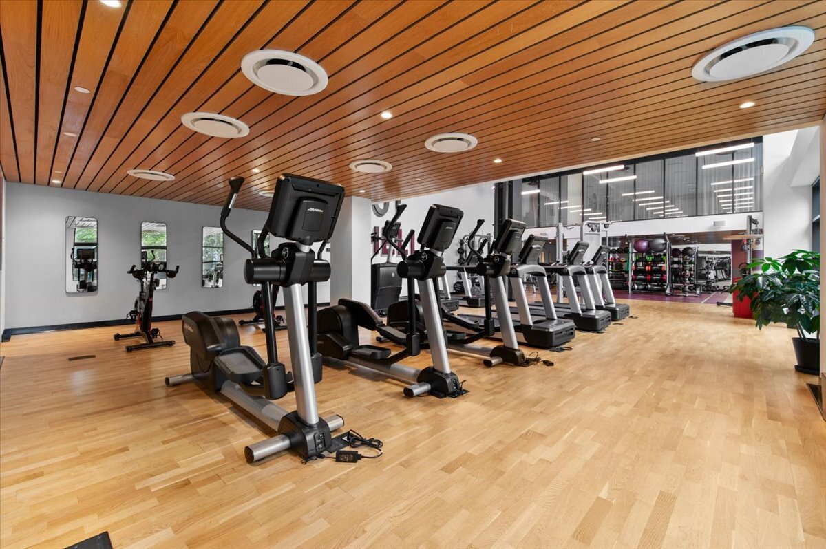 547 W 47th Street 406